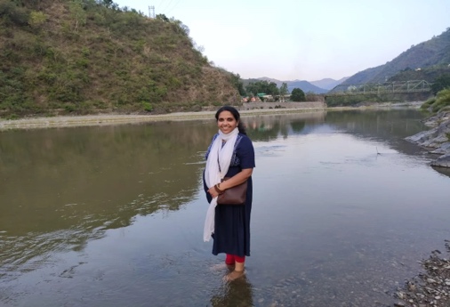 Solo traveller at Nayar River